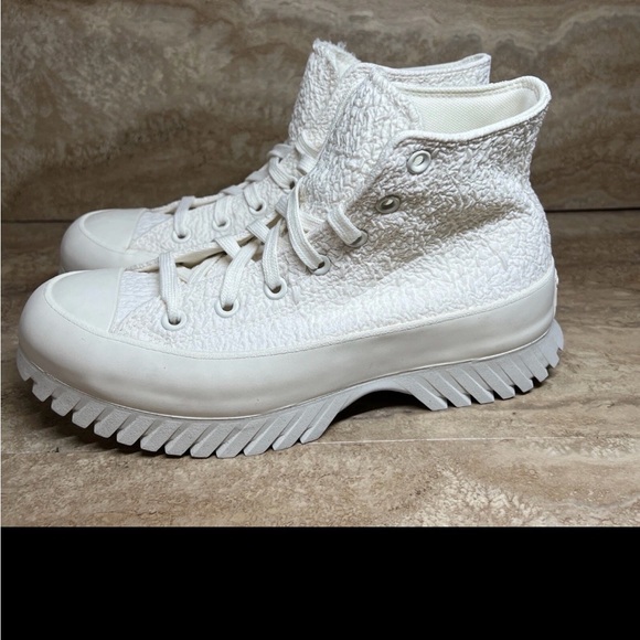 Size 7.5. Converse Womens Chuck Taylor All Star Lugged High Platform Shoes - Picture 4 of 6